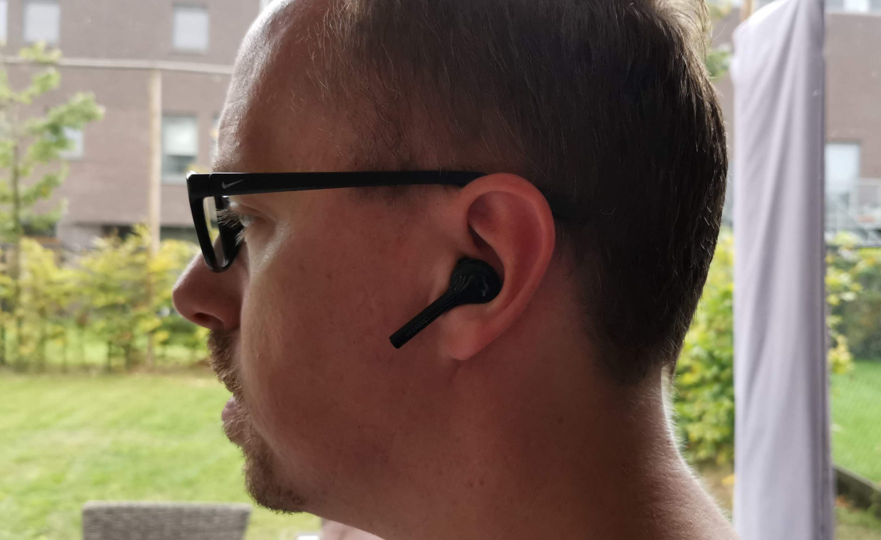 Huawei Freebuds Lite in oor